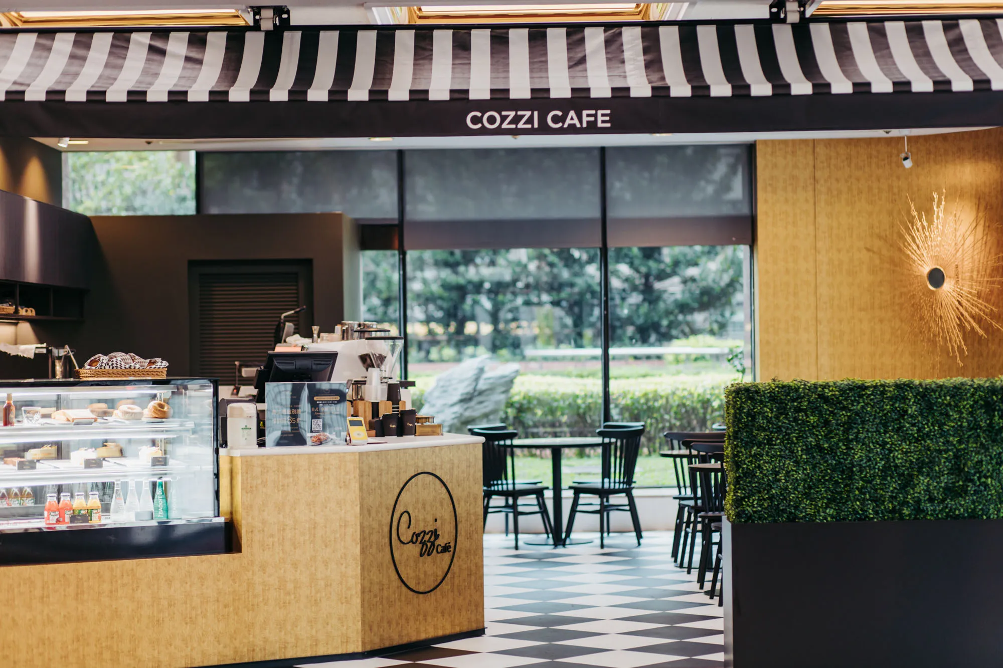 Cozzi Caf&eacute; 敦化店