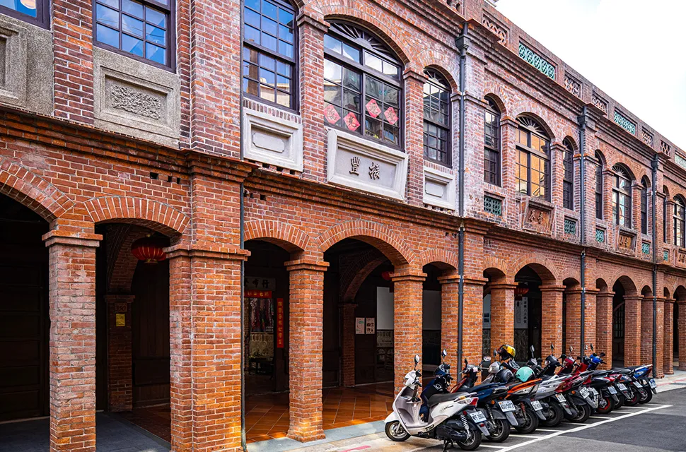 HOTEL COZZI和逸飯店│官網最優惠│線上快速訂房