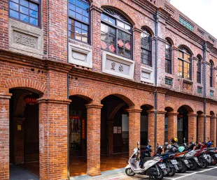 HOTEL COZZI和逸飯店│官網最優惠│線上快速訂房